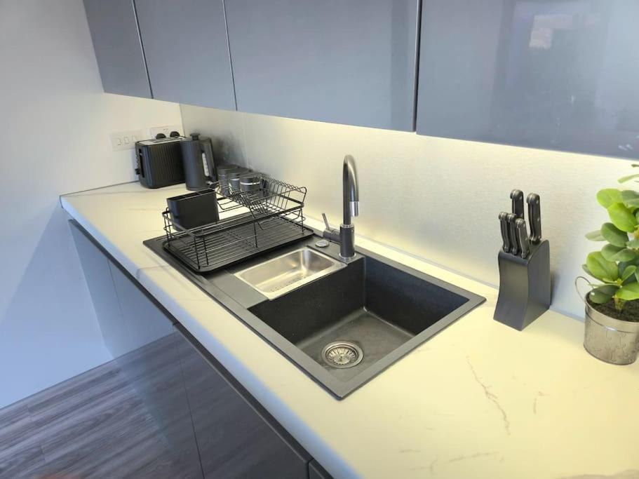 Ferienwohnung Modern Duplex Penthouse Panoramic Views & Parking Bradford  Exterior foto