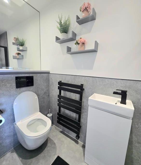 Ferienwohnung Modern Duplex Penthouse Panoramic Views & Parking Bradford  Exterior foto