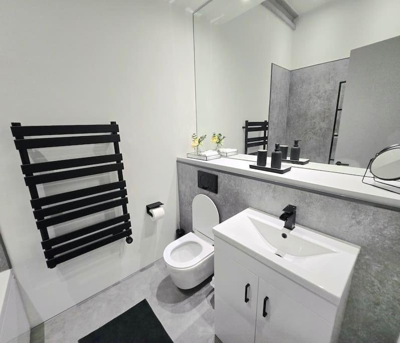 Ferienwohnung Modern Duplex Penthouse Panoramic Views & Parking Bradford  Exterior foto